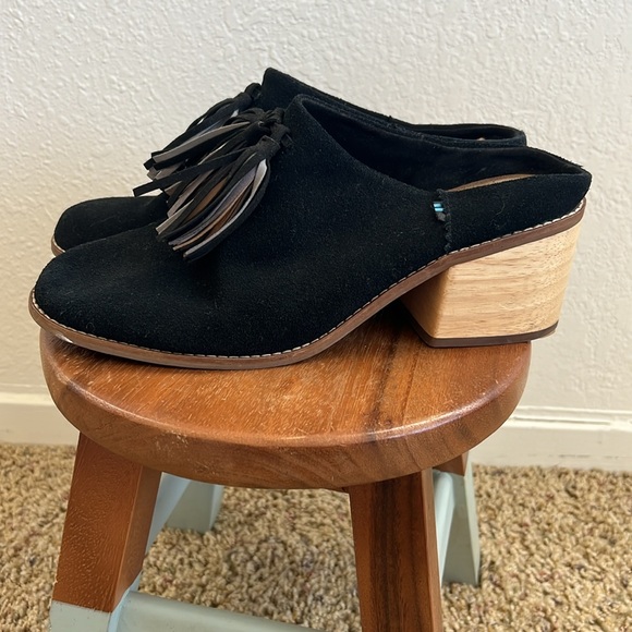 Tom’s Leila Tassel Mules size 10 - Picture 3 of 4
